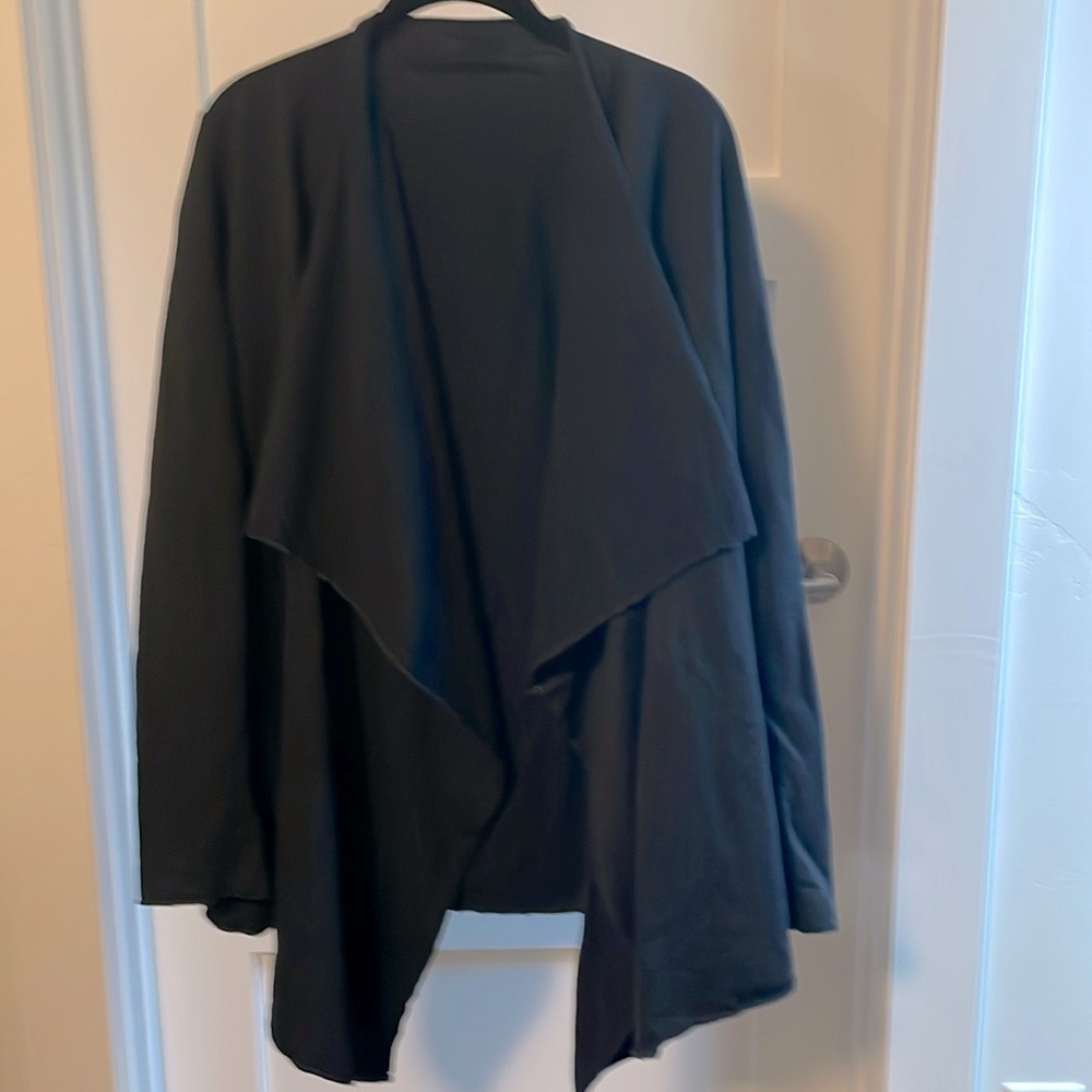 Hard tail loose jacket/shrug with pockets